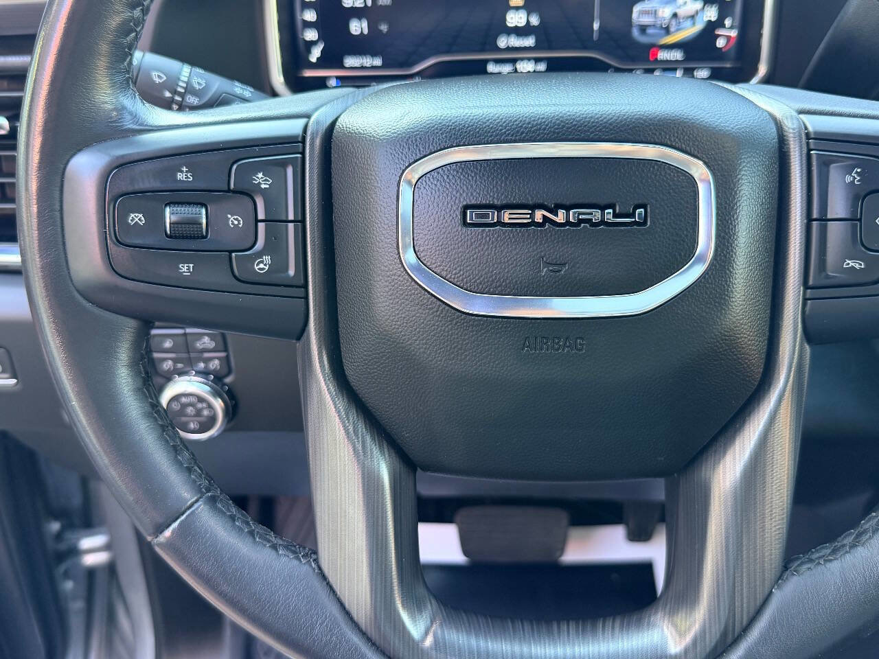 Used 2024 GMC Sierra 3500 Denali Ultimate AWD/4WD image 27