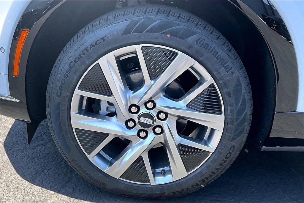 New 2026 Cadillac Optiq Luxury 1 RWD image 13