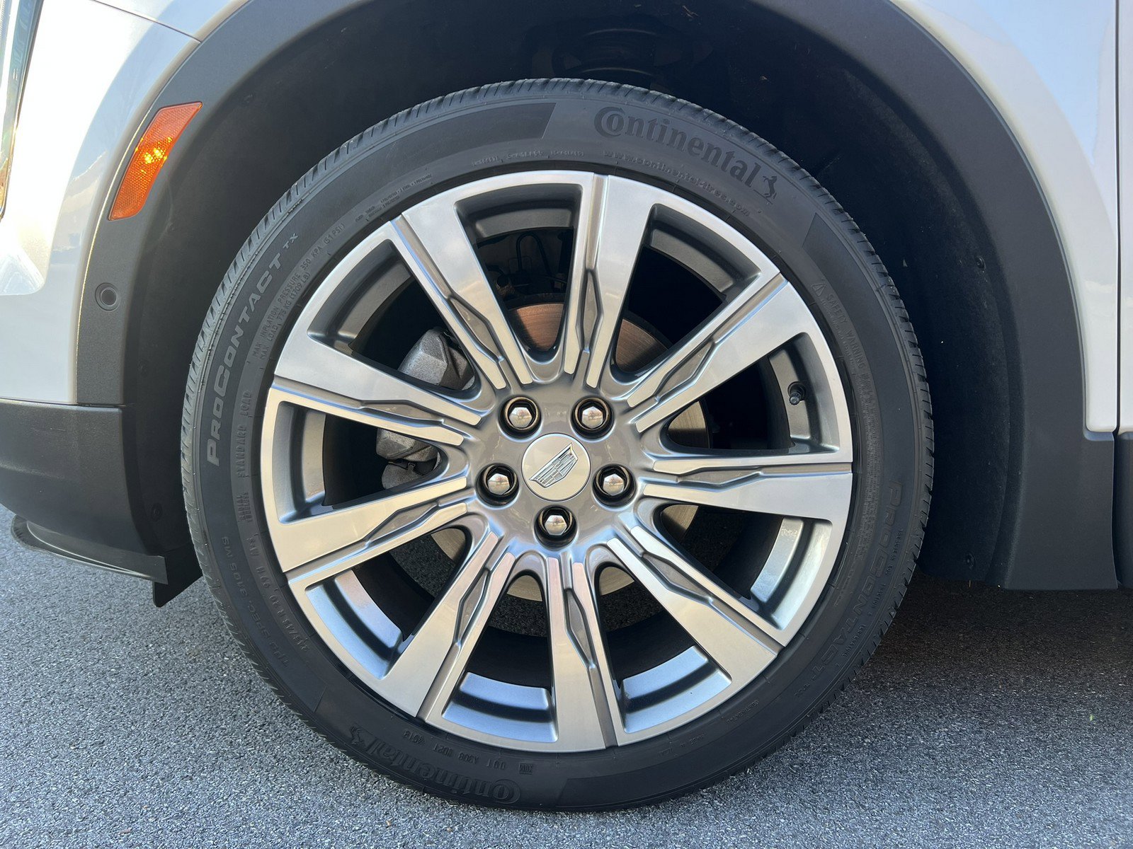 Used 2019 Cadillac XT4 Premium Luxury AWD/4WD image 26