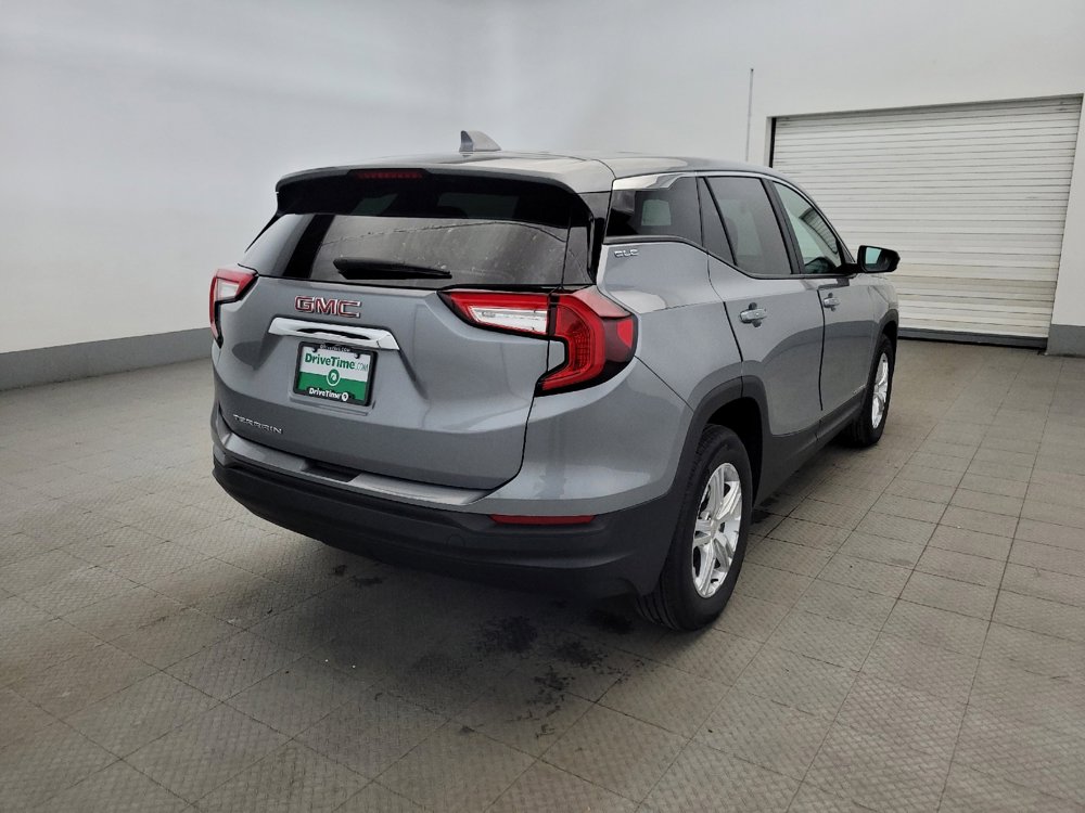 Used 2024 GMC Terrain SLE image 9