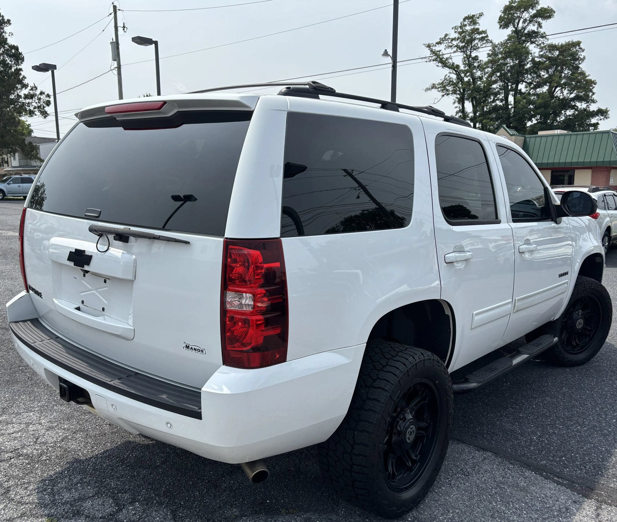 Used 2014 Chevrolet Tahoe LT w/ Luxury Package AWD/4WD image 5
