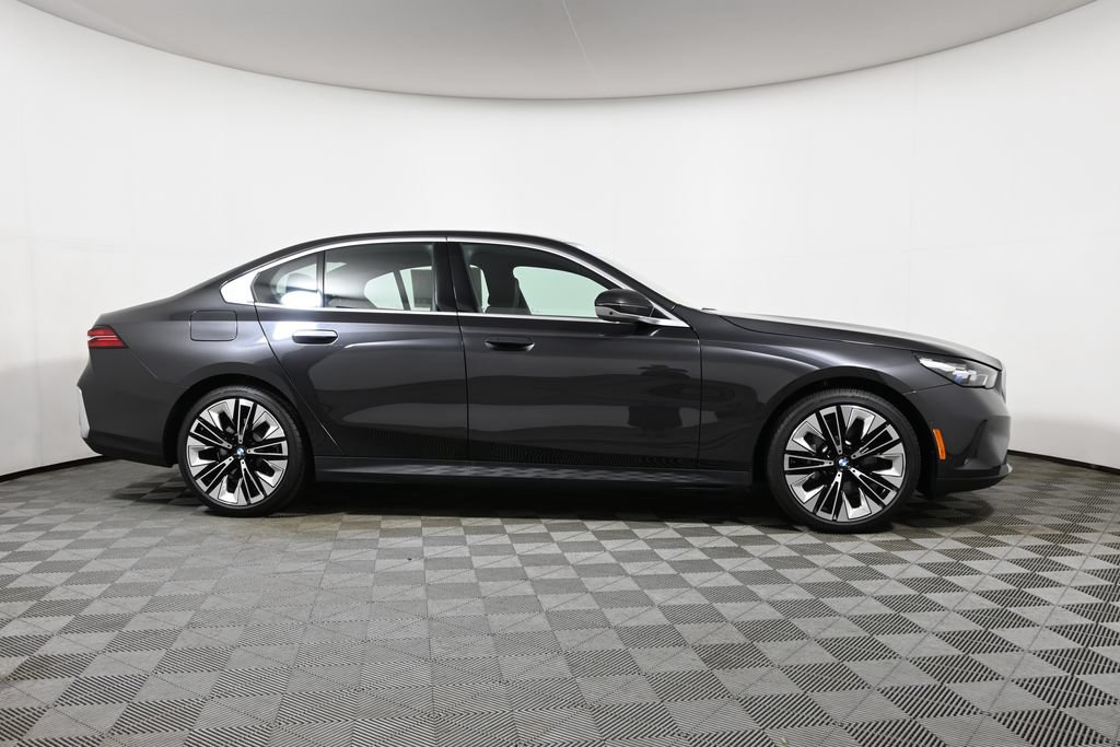 Certified 2026 BMW 530i xDrive AWD/4WD image 8