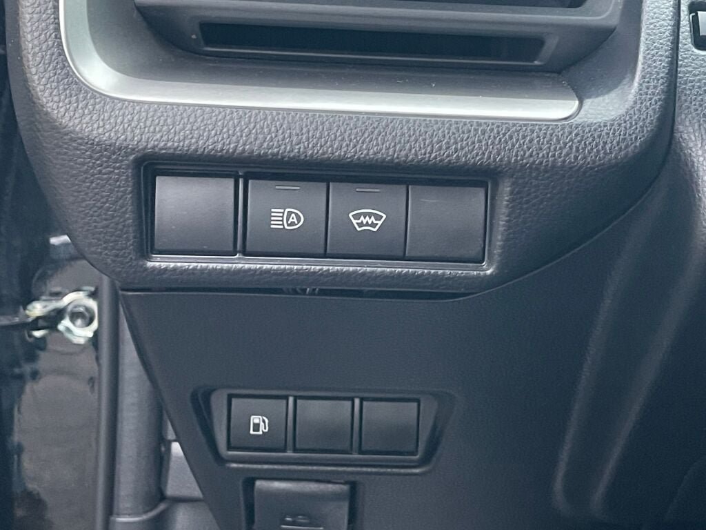 Used 2025 Toyota Prius LE FWD image 16