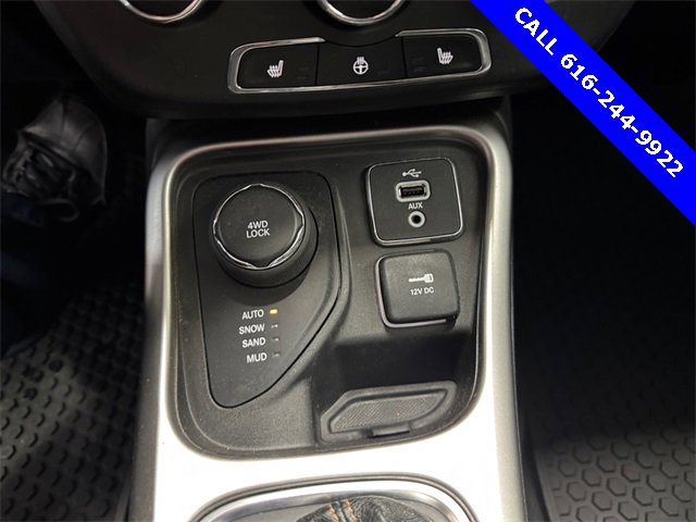 Used 2018 Jeep Compass Latitude w/ Cold Weather Group image 18