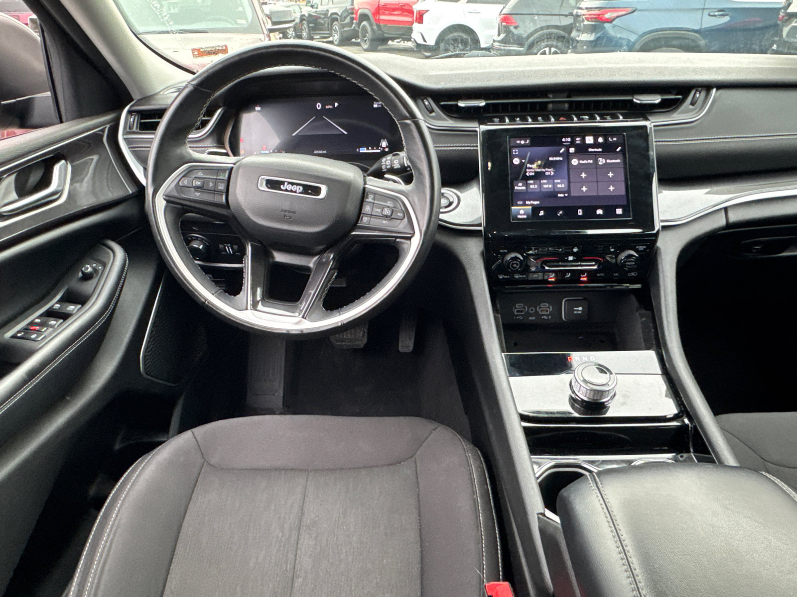 Used 2022 Jeep Grand Cherokee L Laredo w/ Luxury Tech Group I AWD/4WD image 9