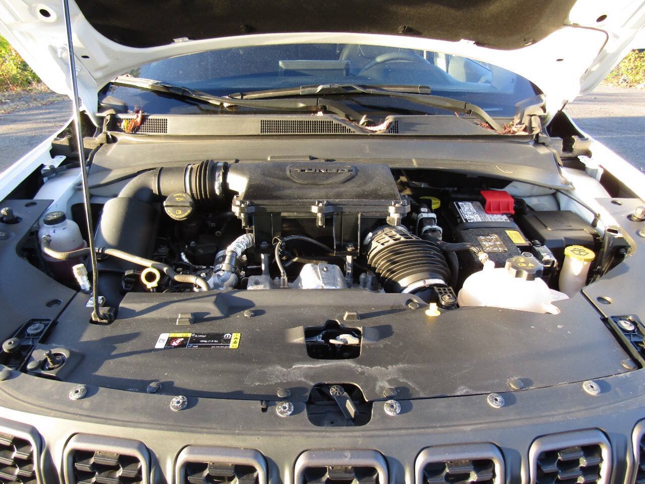 Used 2025 Jeep Compass Trailhawk AWD/4WD image 23