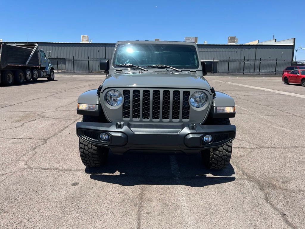Used 2023 Jeep Gladiator Sport image 3