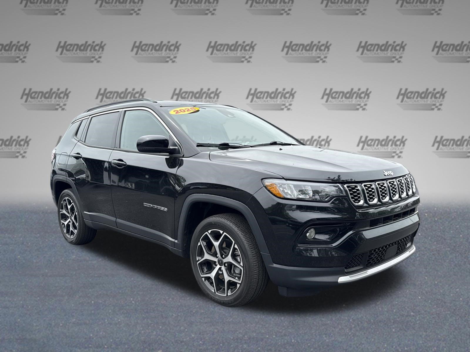 Used 2025 Jeep Compass Limited image 2