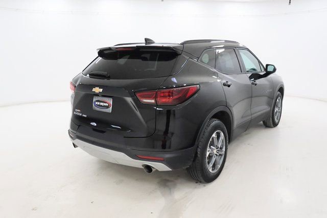 Used 2025 Chevrolet Blazer LT w/ Convenience Package image 3