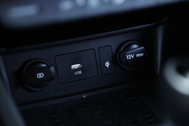 Used 2023 Hyundai Kona Limited image 40