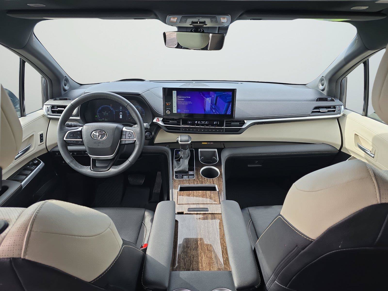 Used 2025 Toyota Sienna Platinum AWD/4WD image 13