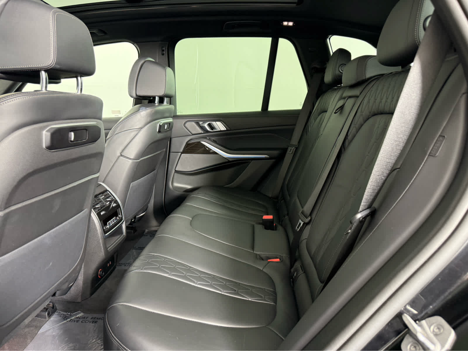 Used 2025 BMW X5 xDrive50e AWD/4WD image 12