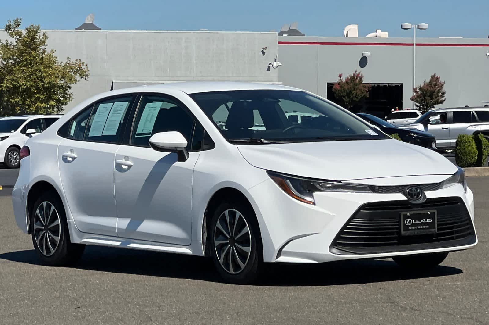 Used 2023 Toyota Corolla LE FWD image 5