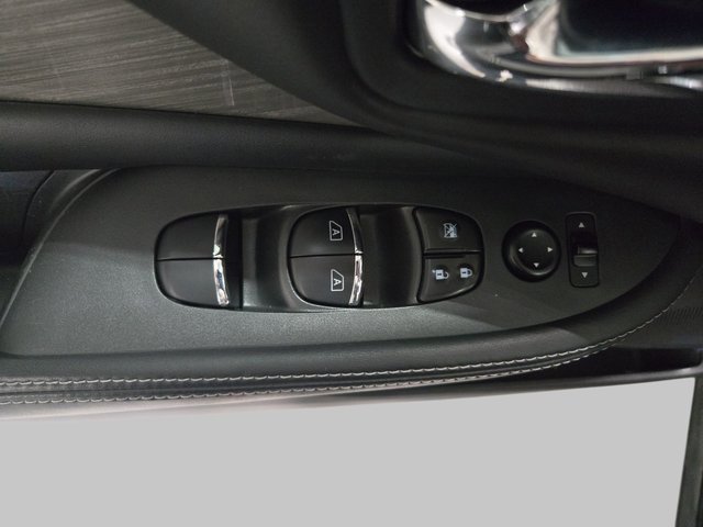 Used 2016 Nissan Murano Platinum image 32