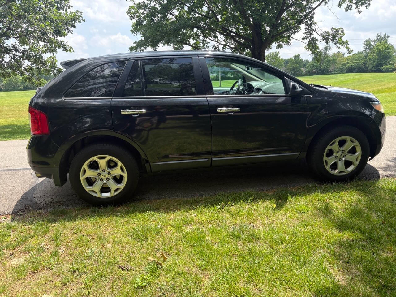Used 2011 Ford Edge SEL w/ 202A Rapid Spec Order Code AWD/4WD image 11