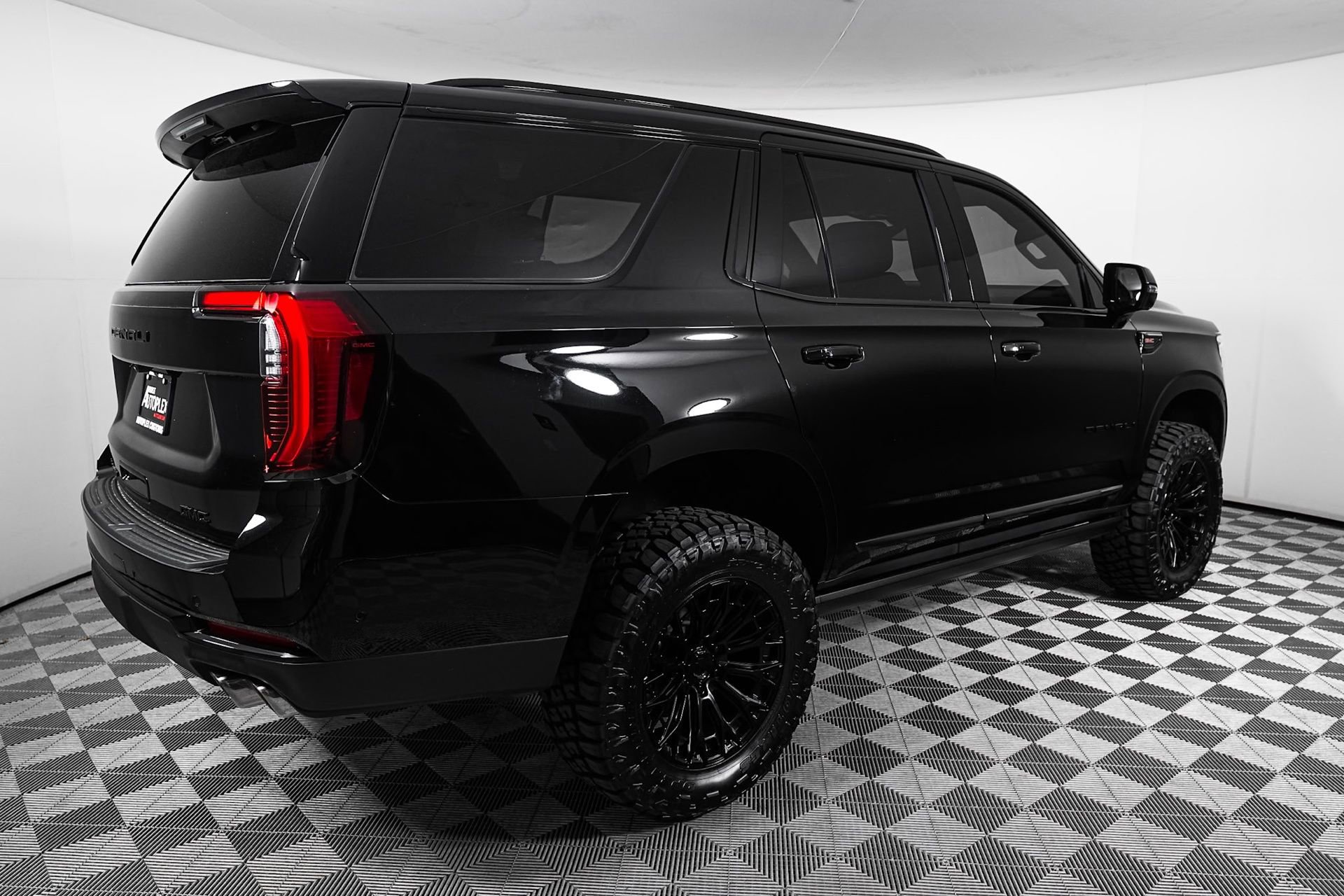 Used 2026 GMC Yukon Denali w/ Sun & Power Step Package AWD/4WD image 9