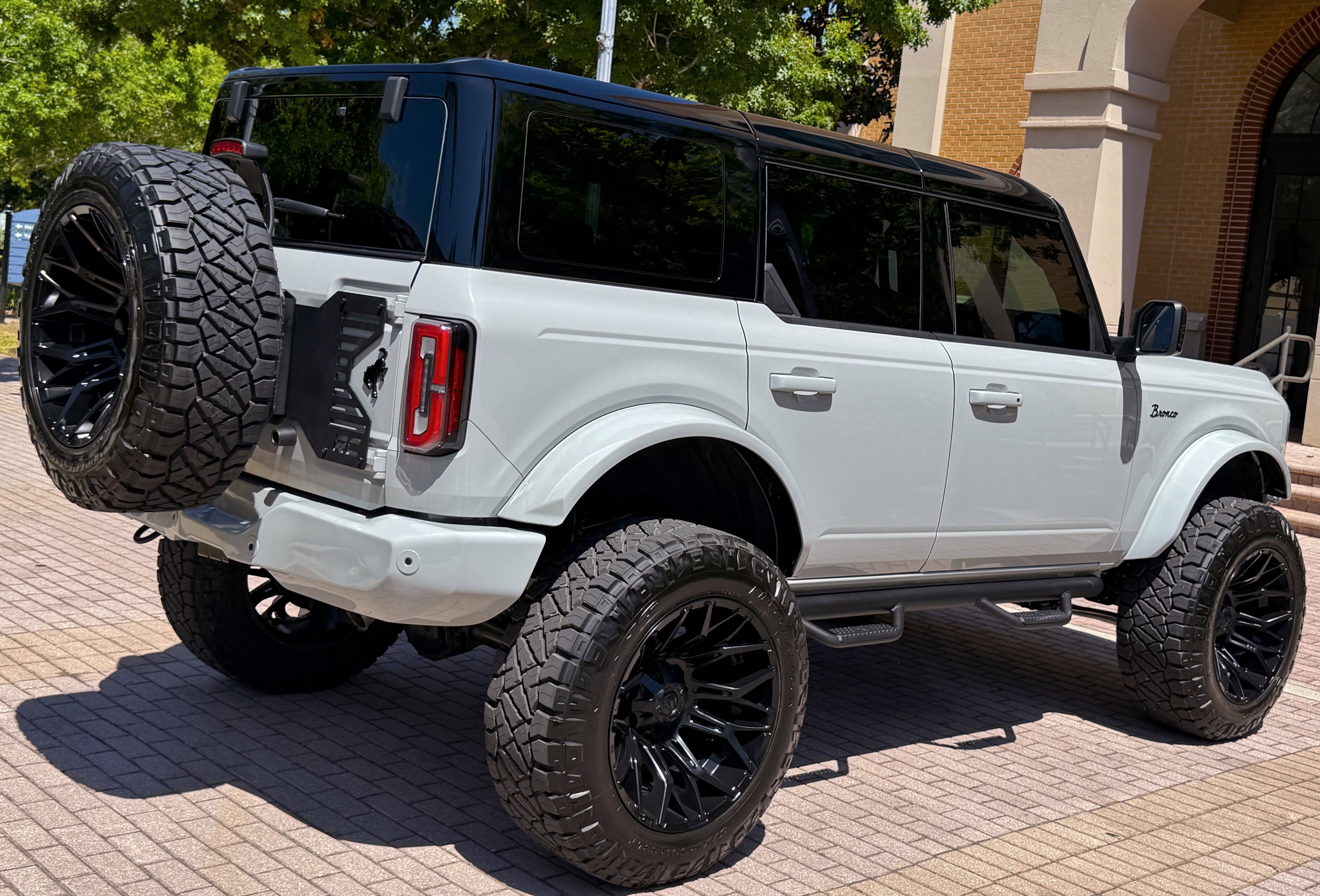 Used 2026 Ford Bronco Outer Banks AWD/4WD image 12