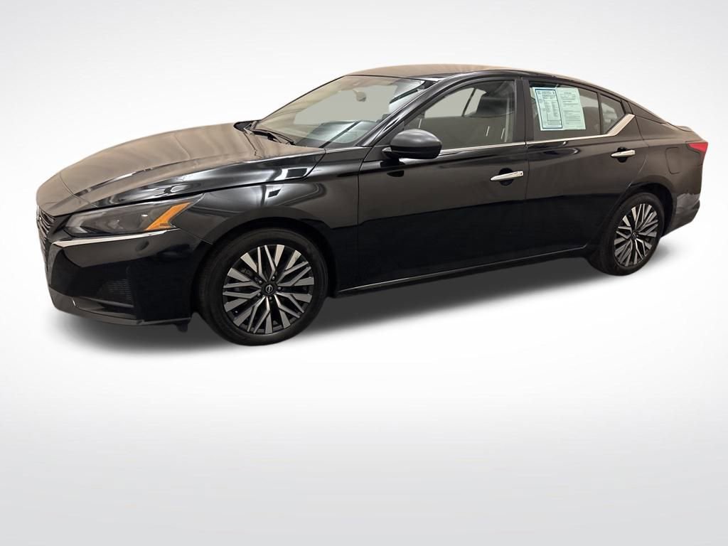 Used 2024 Nissan Altima 2.5 SV image 9