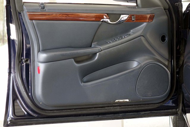 Used 2001 Cadillac De Ville Limousine FWD image 27