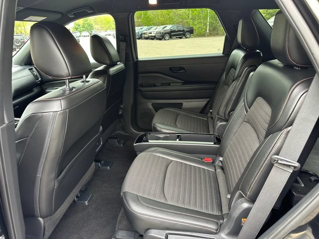 Used 2023 Nissan Pathfinder Rock Creek AWD/4WD image 19