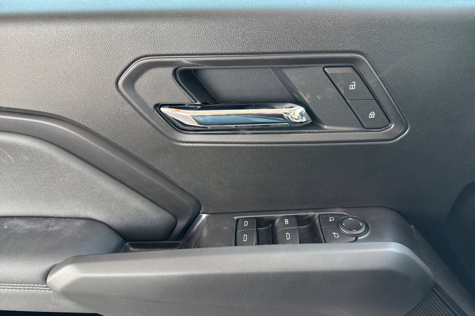 New 2025 GMC Canyon Elevation w/ Convenience Package image 12