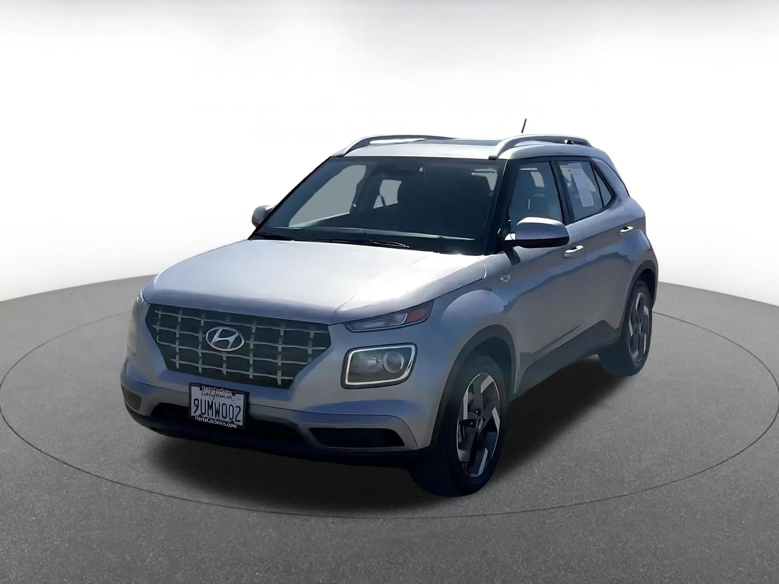 Used 2025 Hyundai Venue SEL image 7