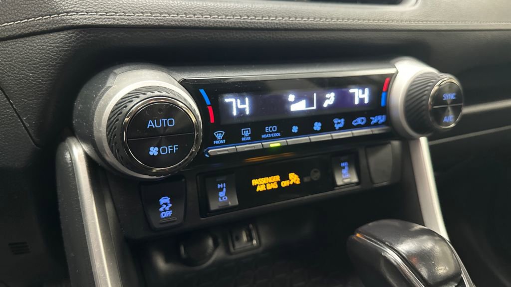 Certified 2019 Toyota RAV4 XLE w/ Convenience Package AWD/4WD image 26