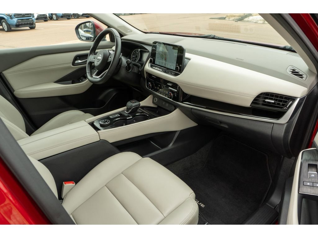 Used 2022 Nissan Rogue SL w/ SL Premium Package image 16