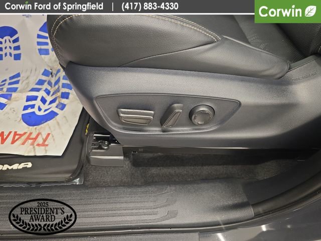 Used 2025 Toyota Tacoma Limited image 41