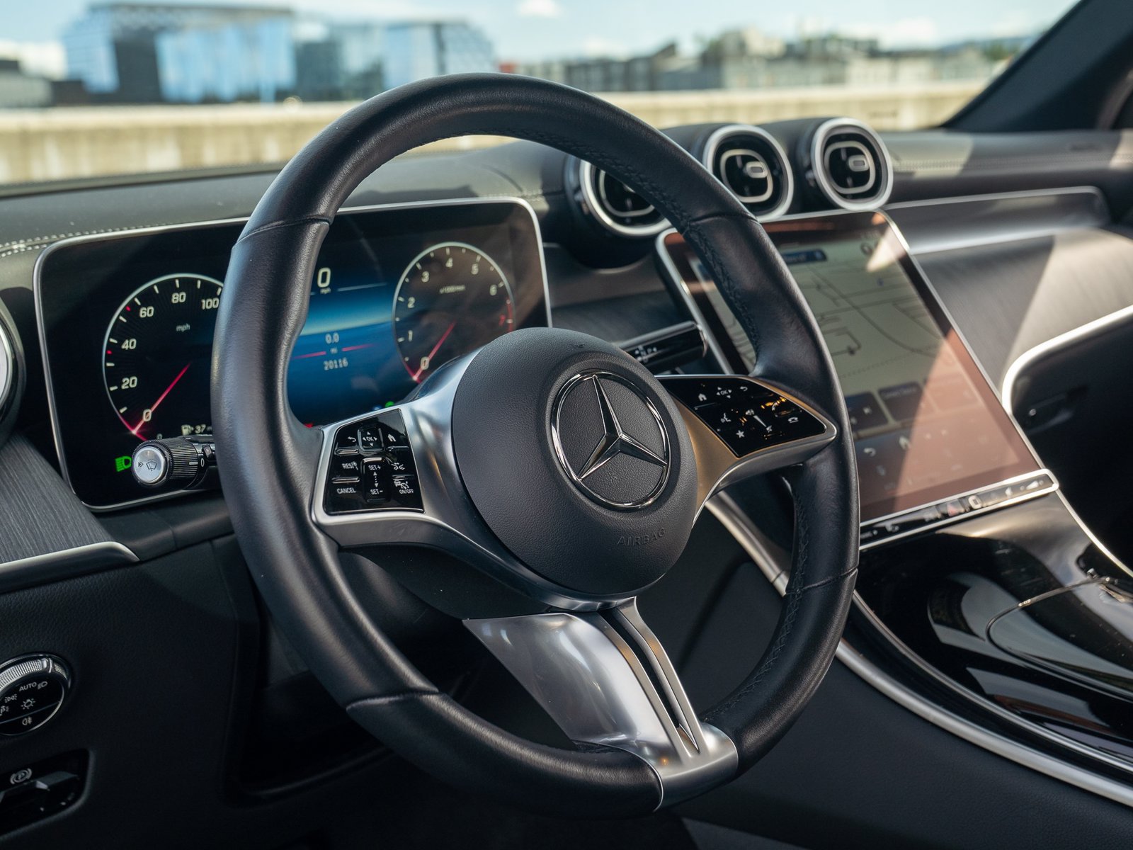 Used 2023 Mercedes-Benz GLC 300 4MATIC image 17