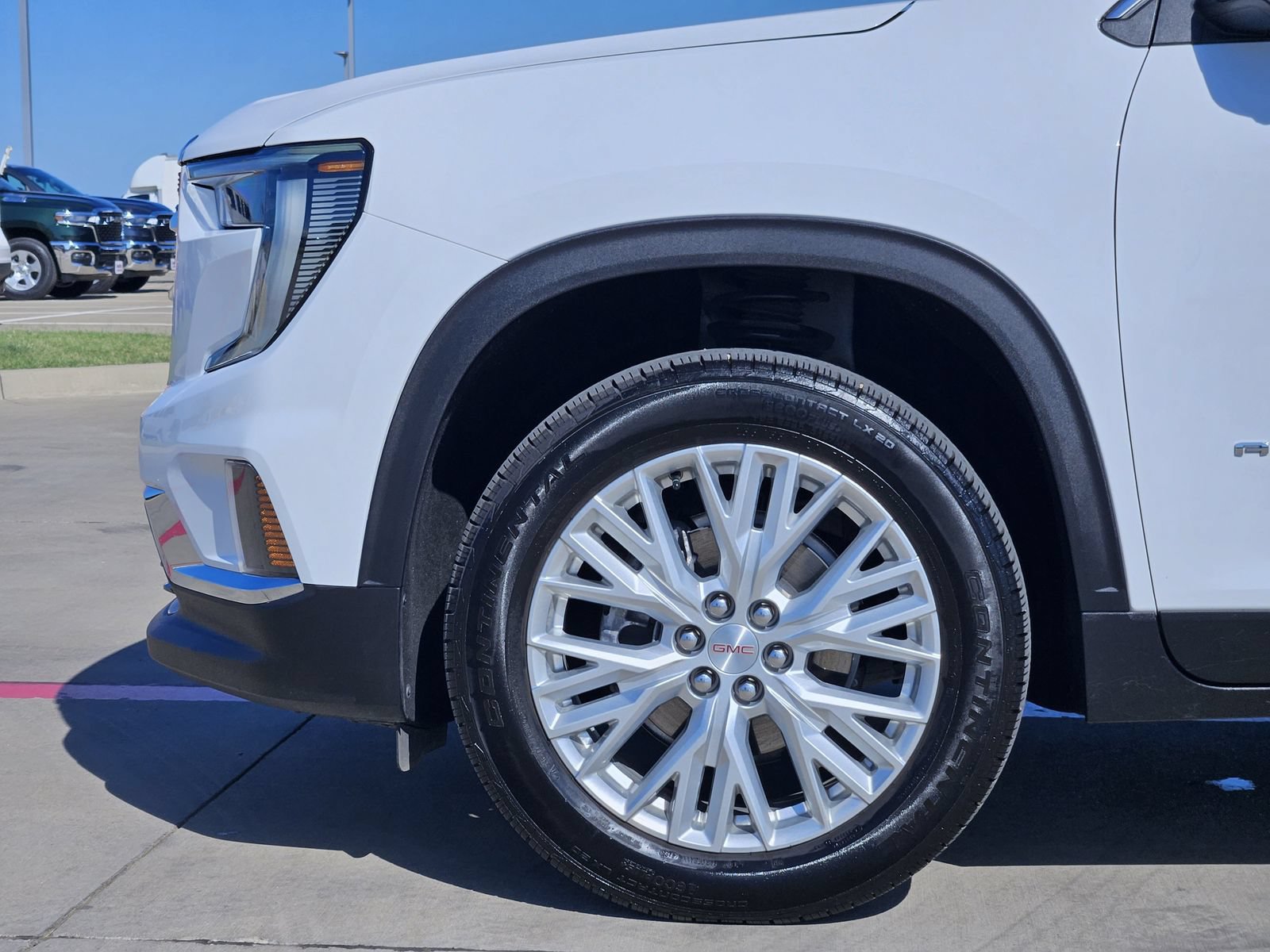 Certified 2026 GMC Acadia Elevation w/ Elevation Premium Package FWD image 11