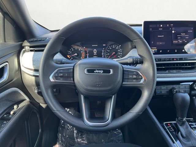 Used 2023 Jeep Compass Sport image 15