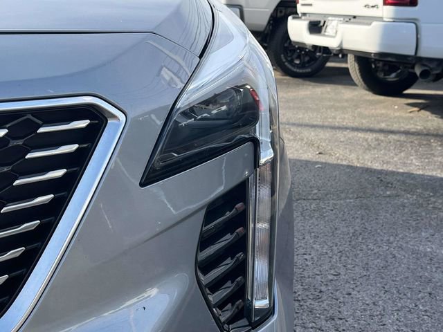 Used 2023 Cadillac XT4 Premium Luxury image 9