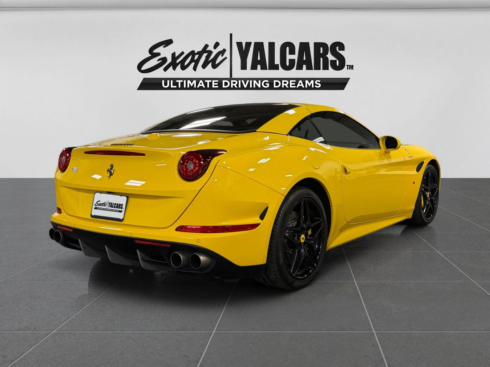 Used 2015 Ferrari California T image 5