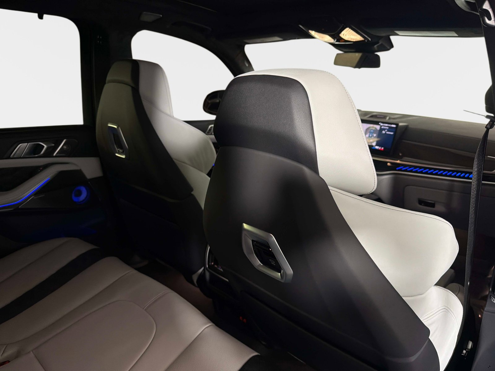 Used 2026 BMW X5 M Competition image 30