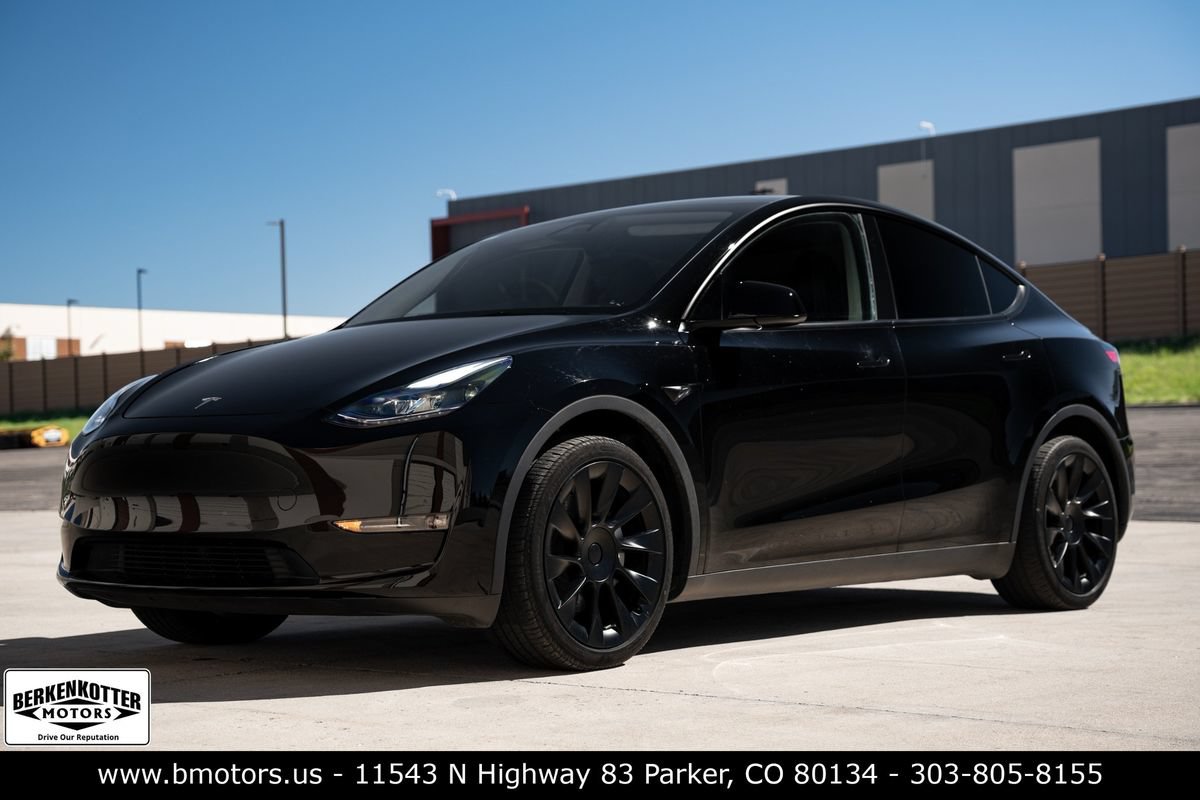 Used 2025 Tesla Model Y Long Range AWD/4WD image 9