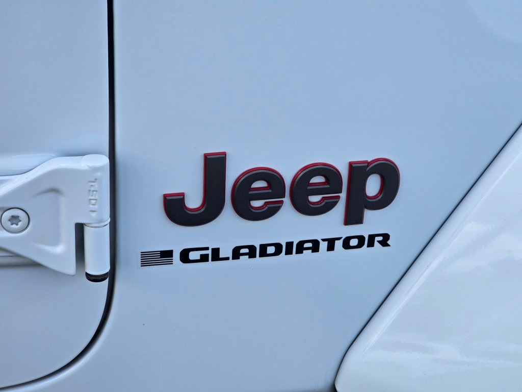 Used 2024 Jeep Gladiator Rubicon AWD/4WD image 33