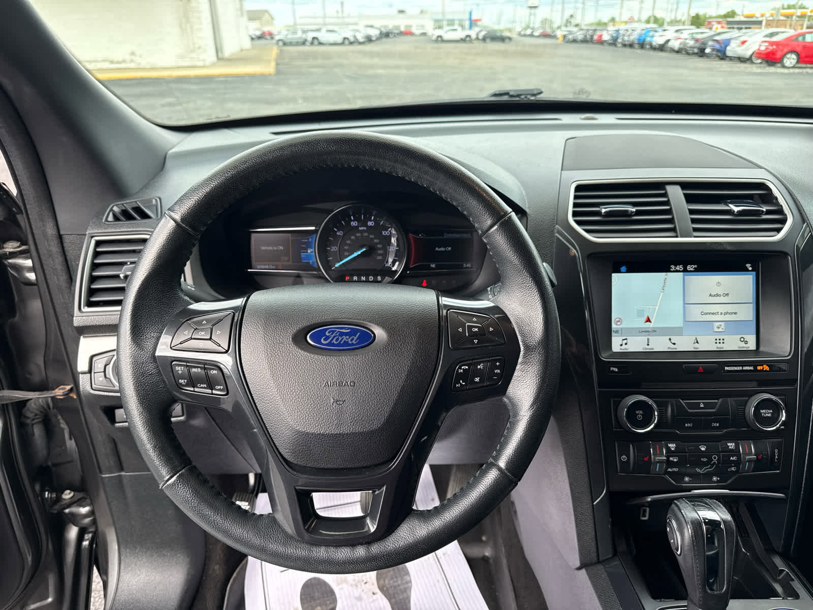 Used 2018 Ford Explorer XLT w/ Equipment Group 202A AWD/4WD image 15