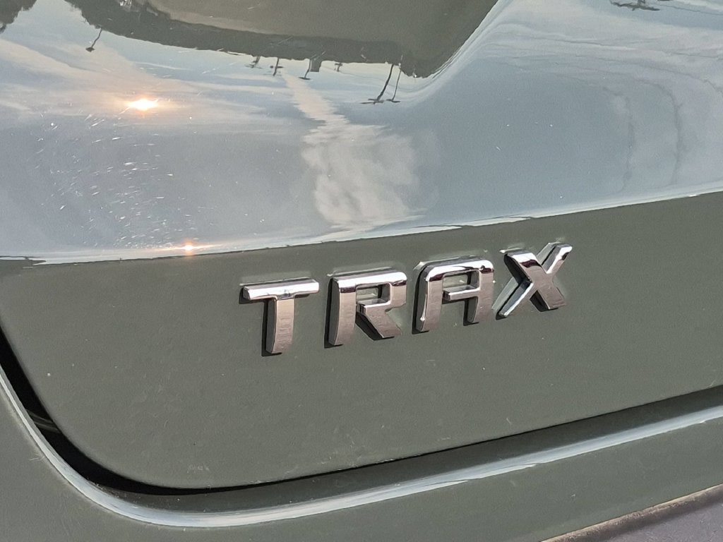 Certified 2025 Chevrolet Trax LT FWD image 29