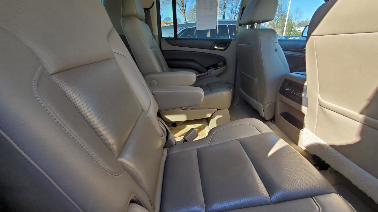 Used 2017 Chevrolet Suburban Premier image 6