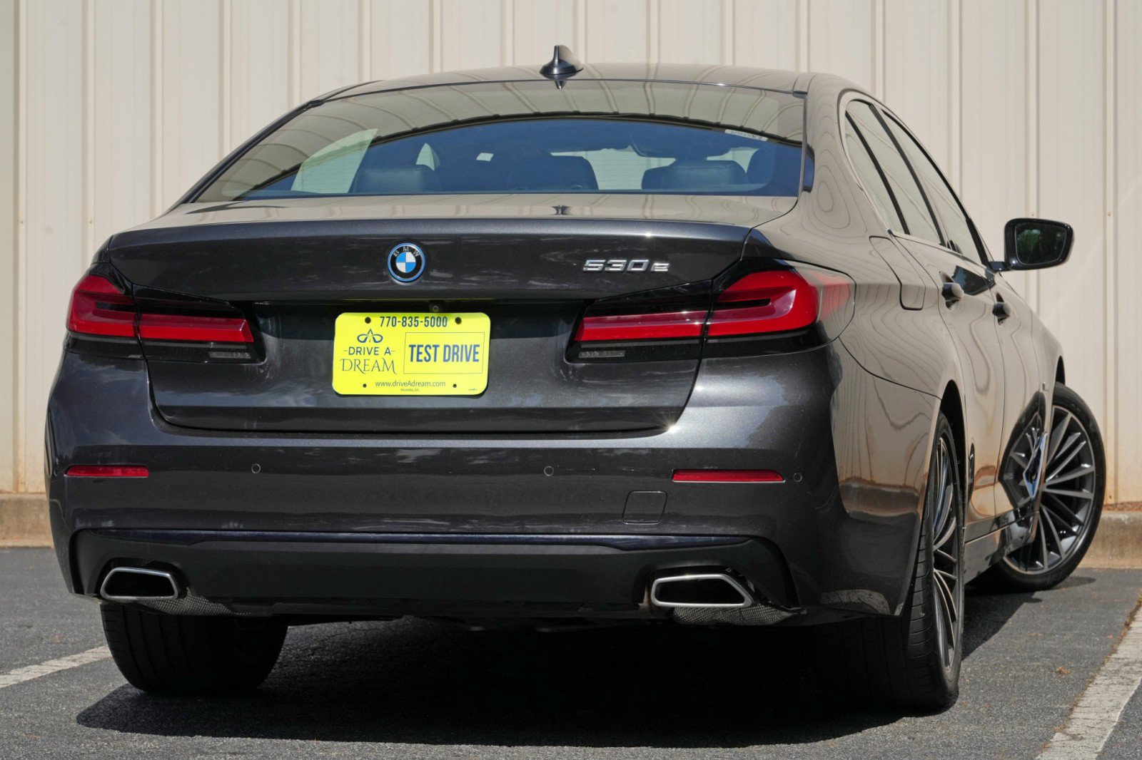Used 2022 BMW 530e w/ Premium Package RWD image 5