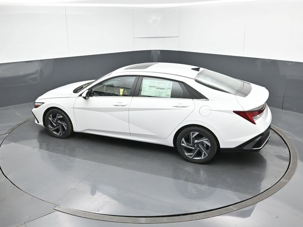 New 2026 Hyundai Elantra Limited FWD image 19