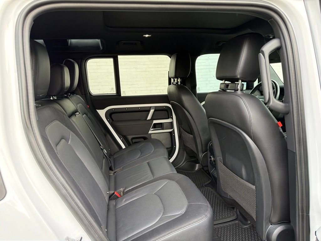 Used 2023 Land Rover Defender 110 X-Dynamic SE AWD/4WD image 10