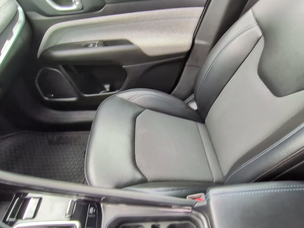 Used 2022 Jeep Compass Latitude w/ Sun and Sound Group AWD/4WD image 33
