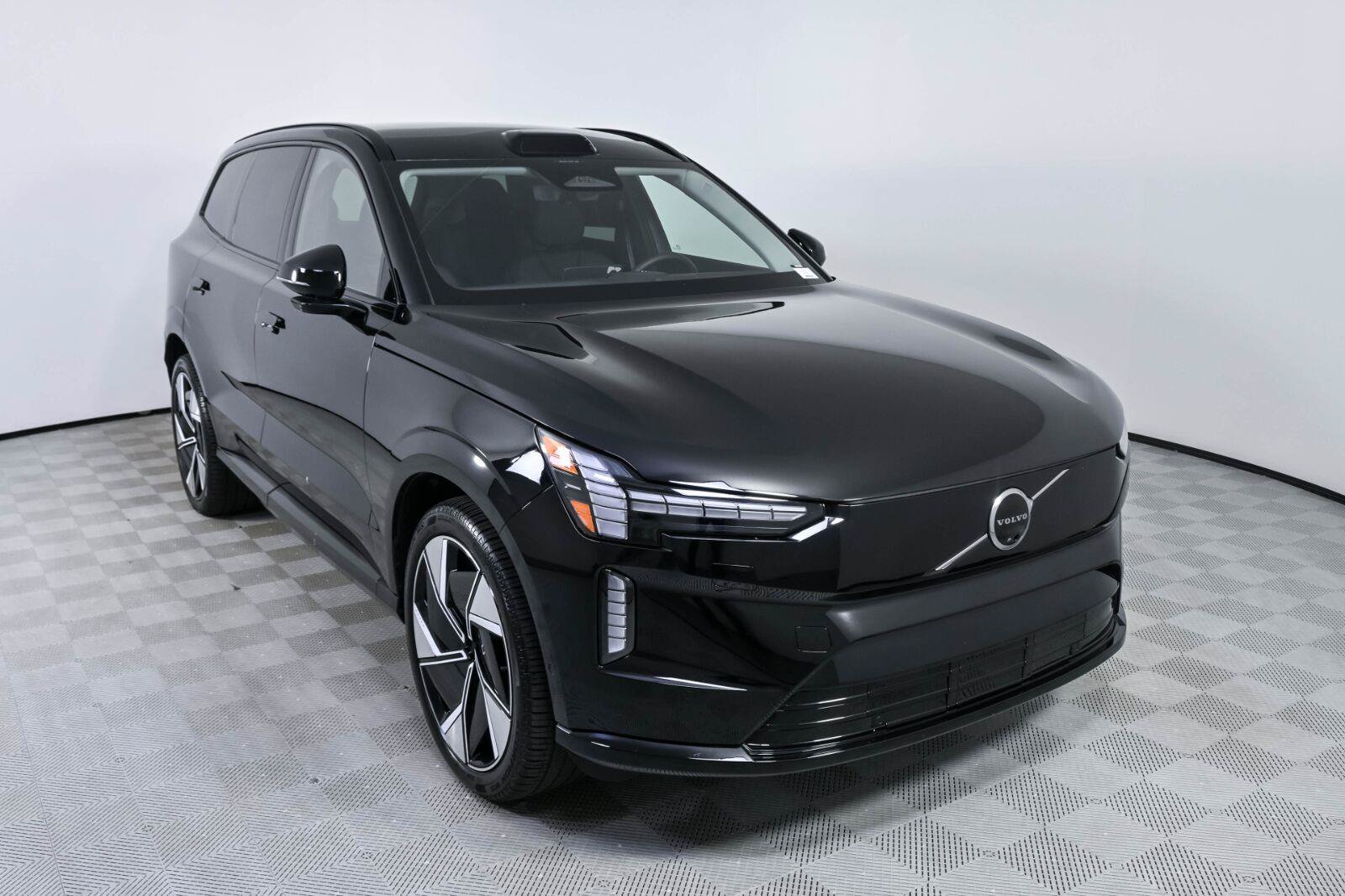 Used 2025 Volvo EX90 Ultra AWD/4WD image 25