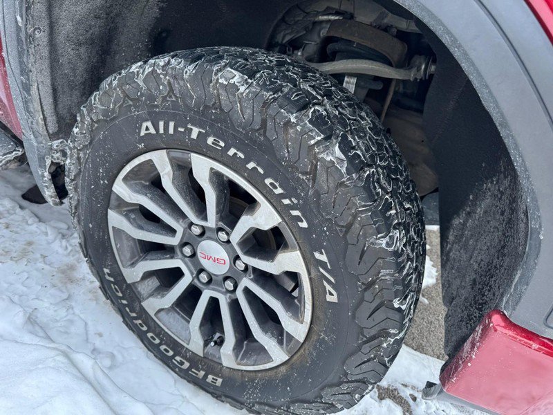 Used 2020 GMC Sierra 1500 AT4 w/ Off-Road Performance Package image 4