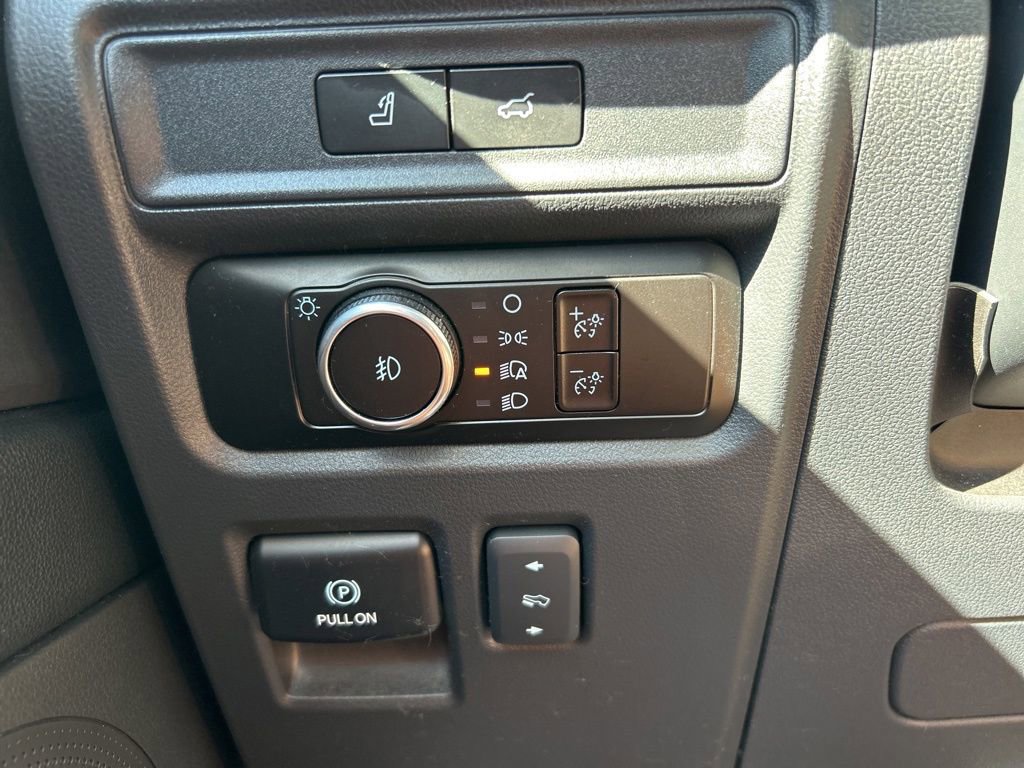 Used 2023 Ford Expedition Limited image 21