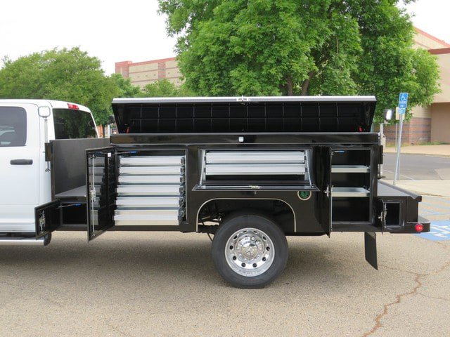 New 2023 RAM 5500 Tradesman w/ Chrome Appearance Group RWD image 9