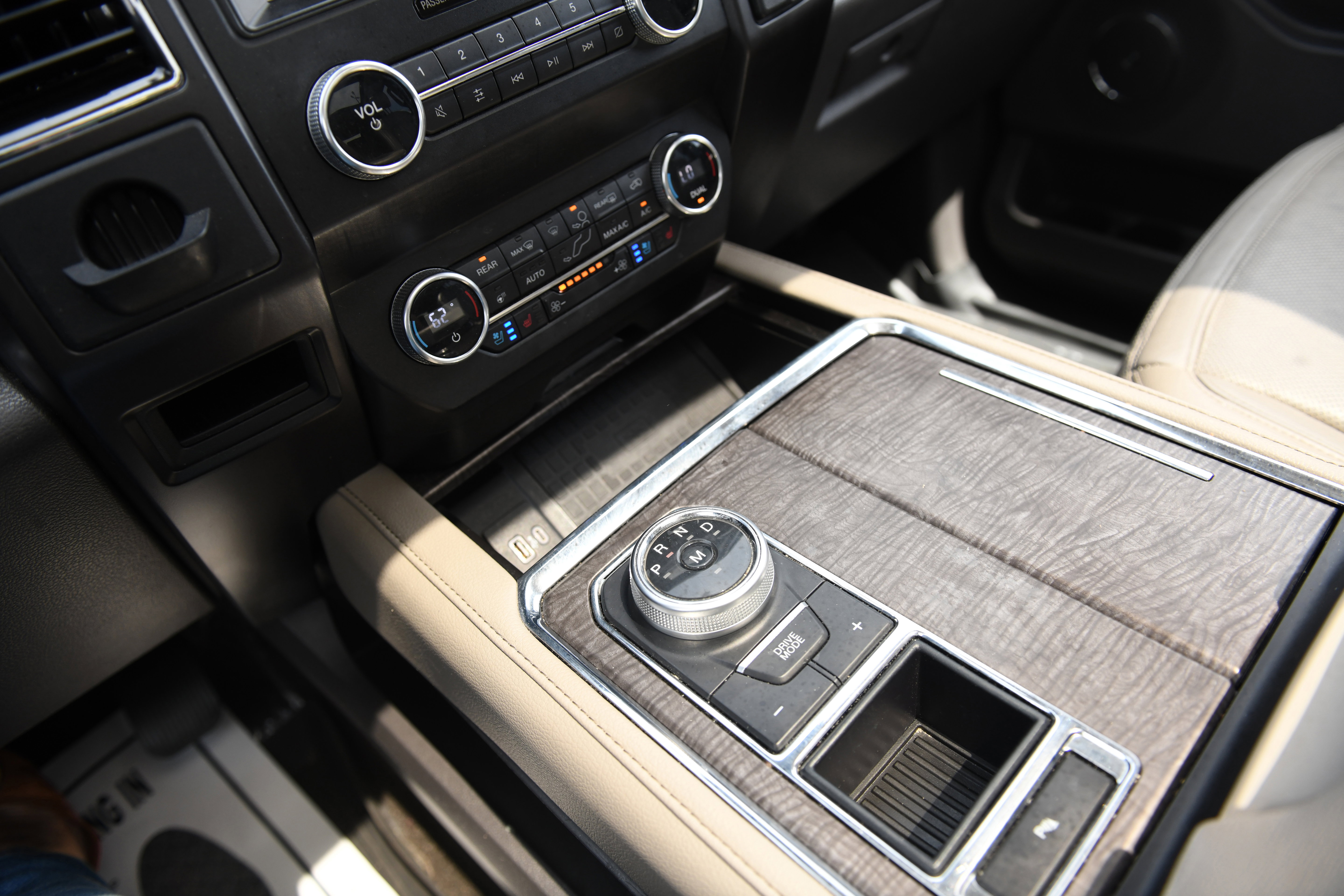 Used 2020 Ford Expedition Limited w/ Equipment Group 301A image 21