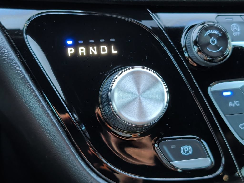 Used 2025 Chrysler Pacifica Select FWD image 24
